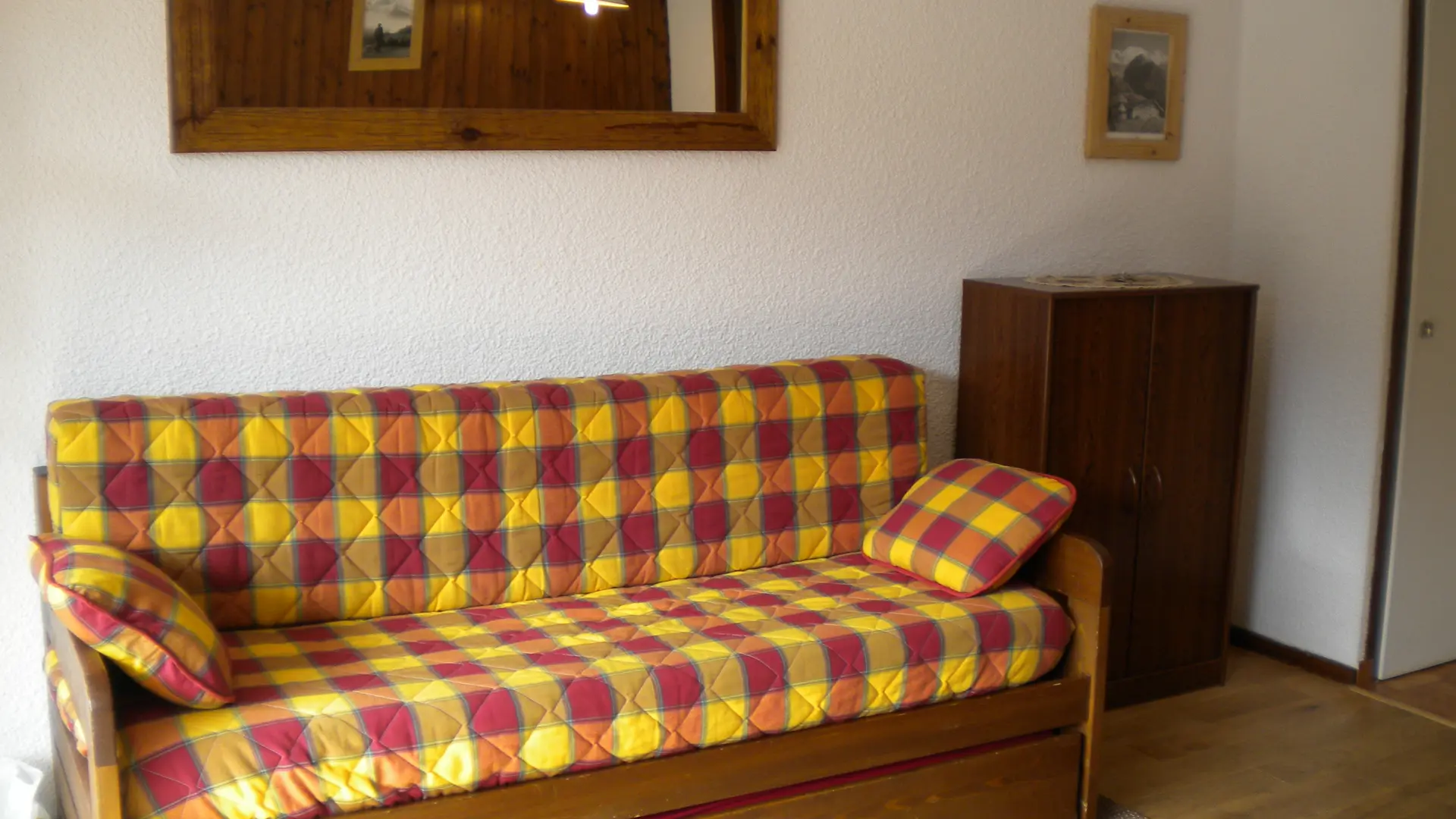 Séjour avec canapé/Living room with a sofa-Charme-Le Grand-Bornand