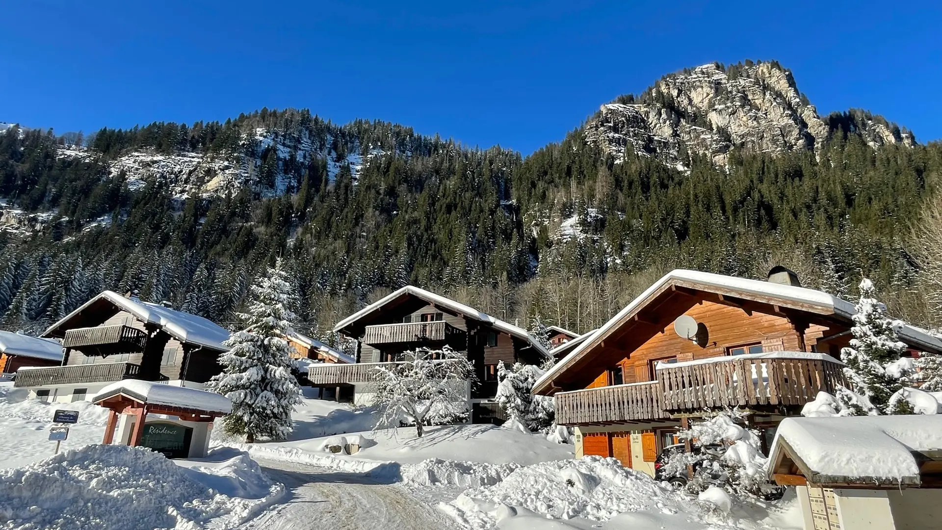 Extérieur du chalet en hiver