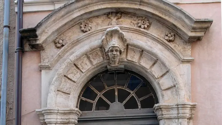 Détail de porte ancienne