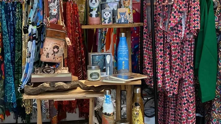 Vêtements et accessoires