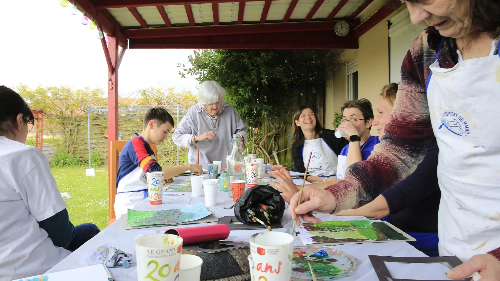 Atelier de peinture en extérieur
