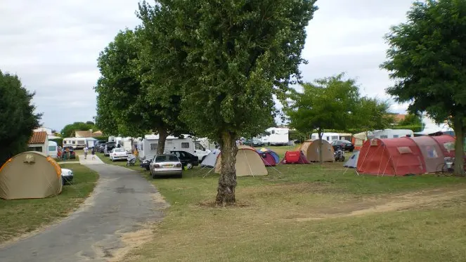 Emplacement tentes, caravanes et CC