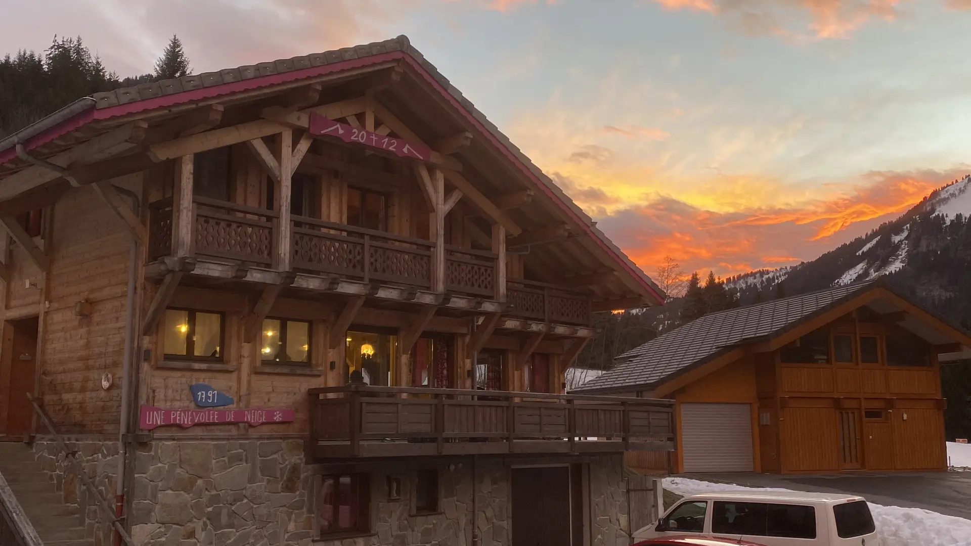 Vue chalet extérieur hiver/printemps