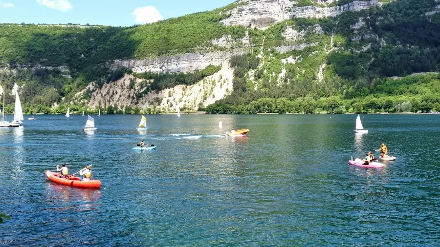 Détente au lac de Nantua