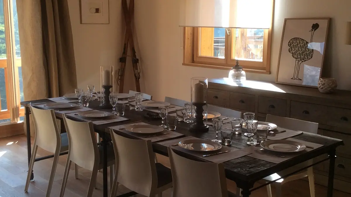 Coin repas table dressée