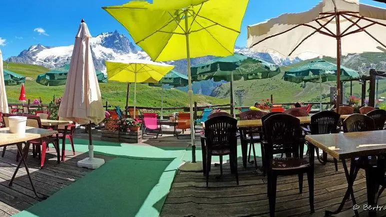 La terrasse du restaurant - La Grave