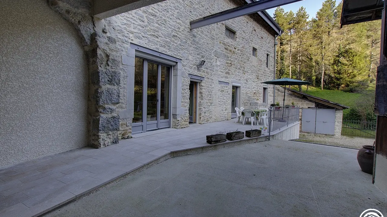 Une terrasse de 30m² idéale pour les barbecues, que ce soit en famille, entre amis ou entre collègues.