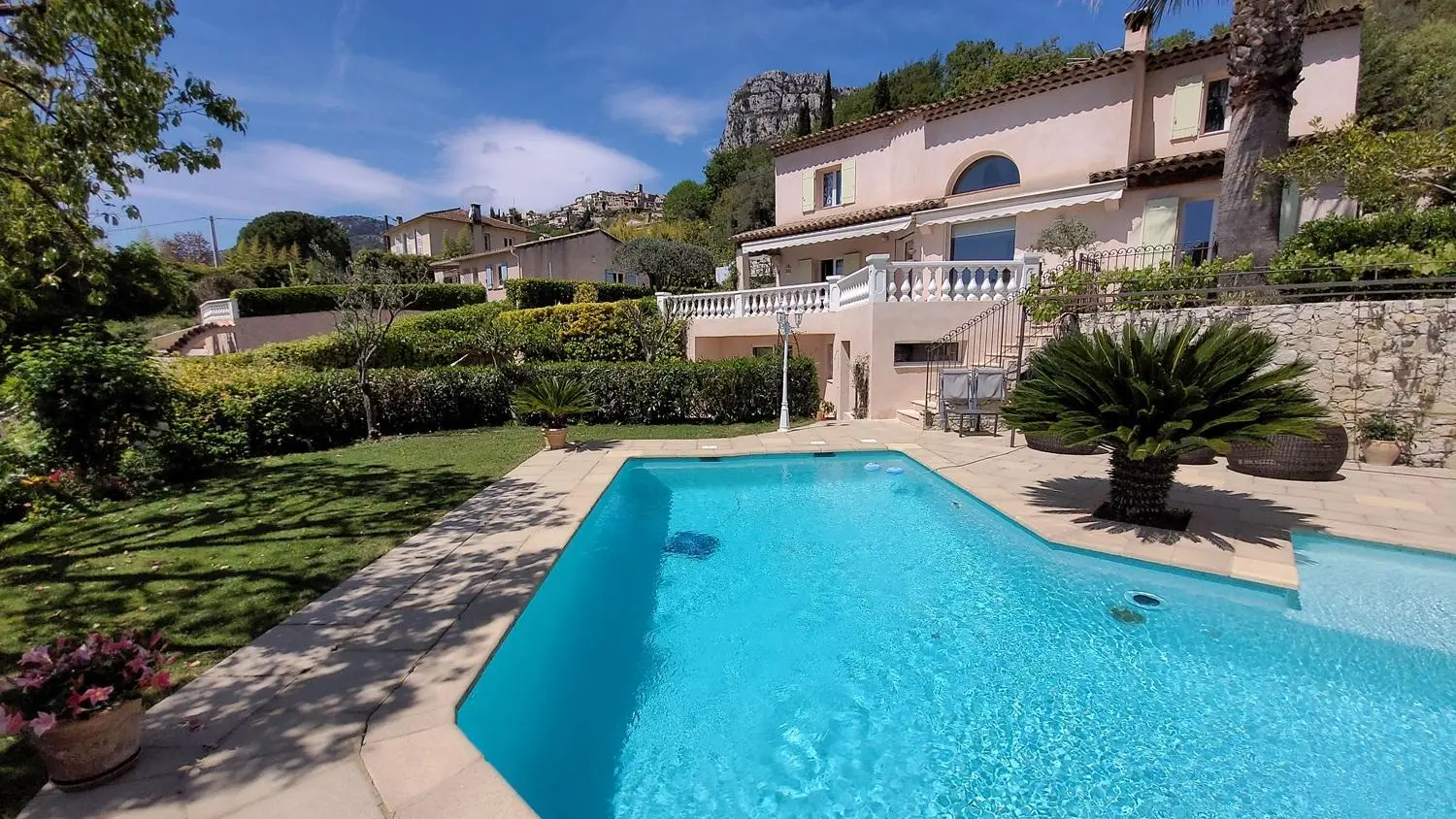 Piscine Gîte Macalinewa Gîtes de France Alpes-Maritimes Saint-Jeannet