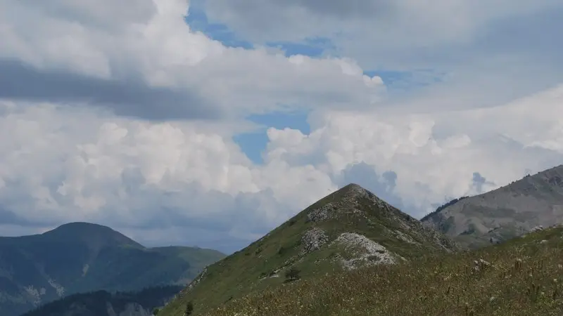 La crête du Clos des Martres vue depuis son sentier