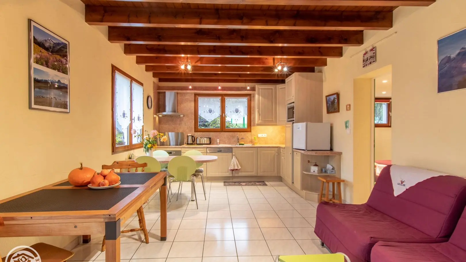 Pièce principale donnant sur cuisine et chambre/salle d'eau