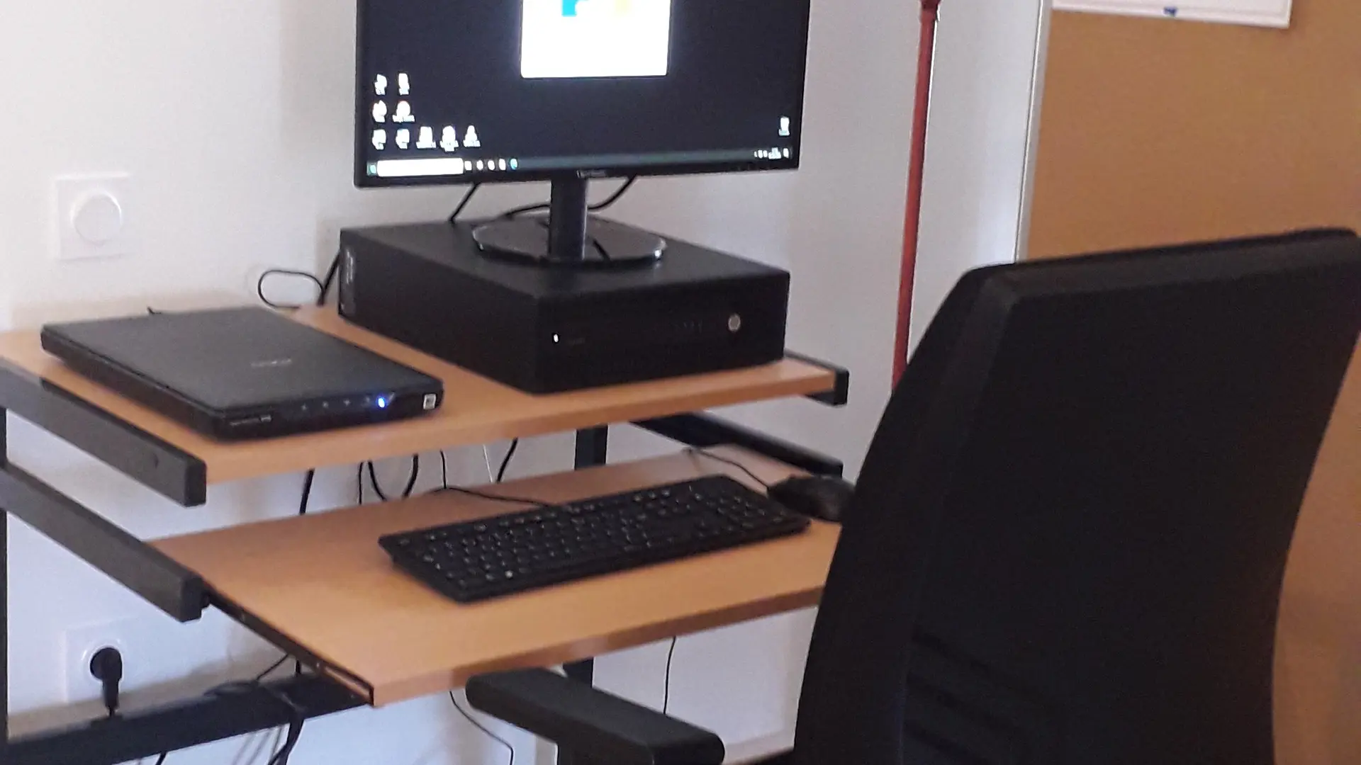 2 ordinateurs en accès libre