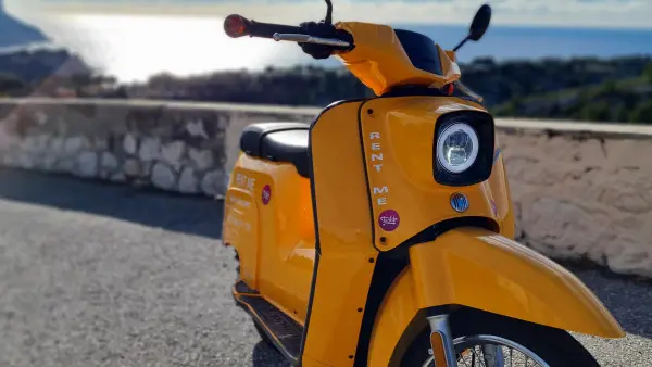 E Motorbike Rental  adventure in Marseille with app