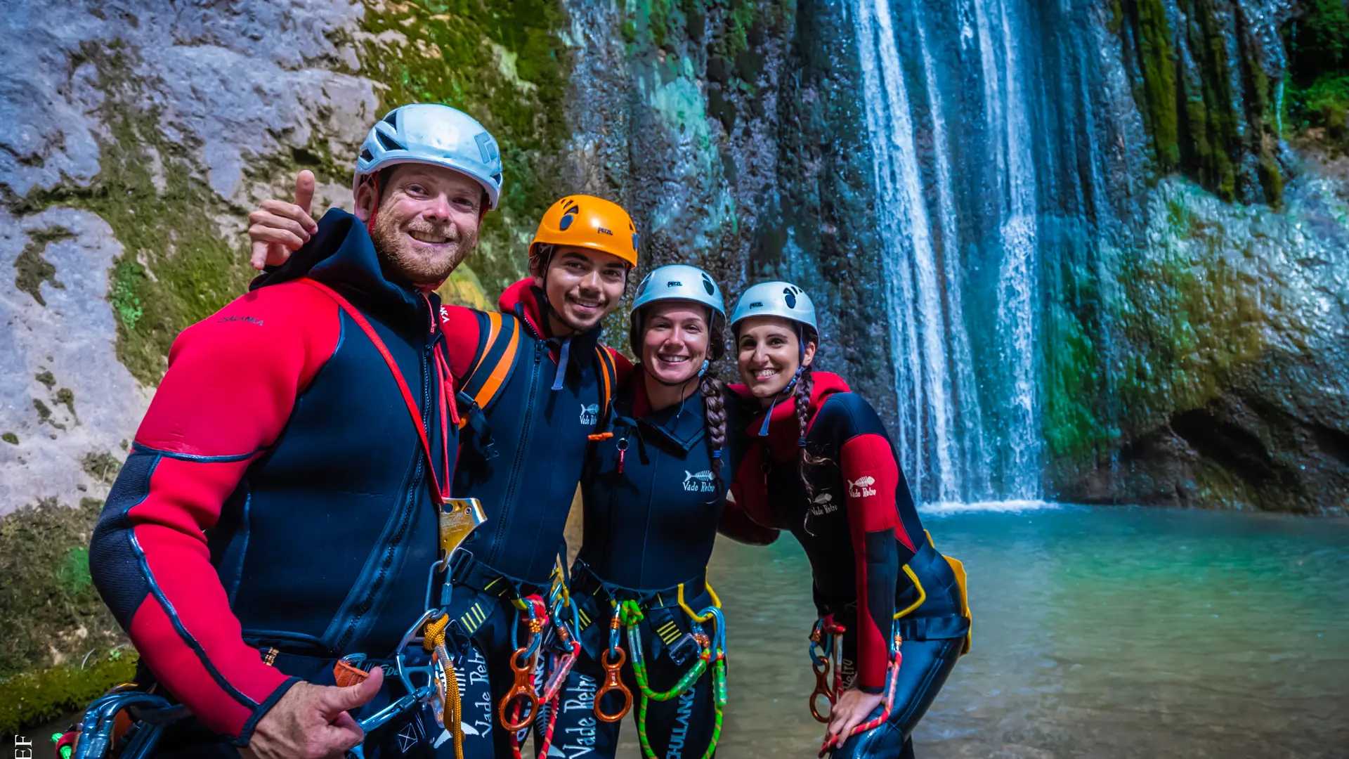 Canyoning près de Nice, au départ du canyon des gorges du Loup.