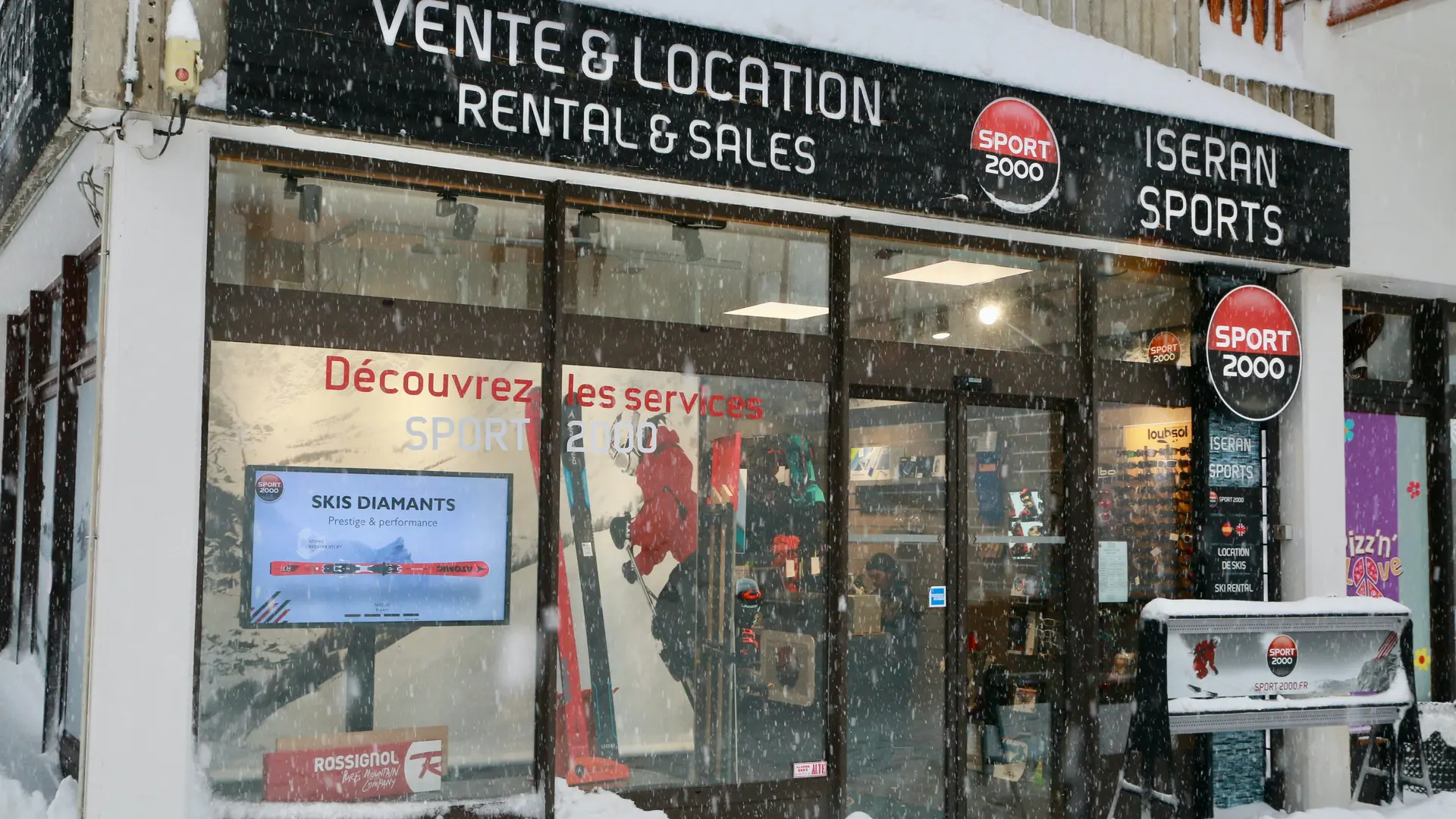 Le magasin sous la neige