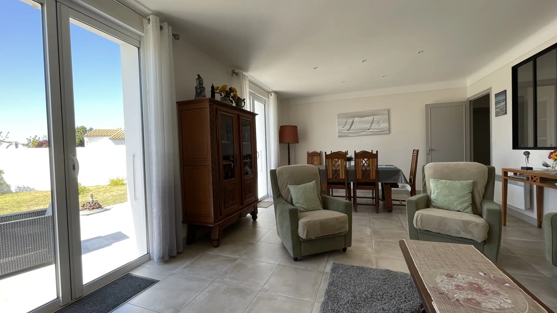 Séjour et terrasse sud