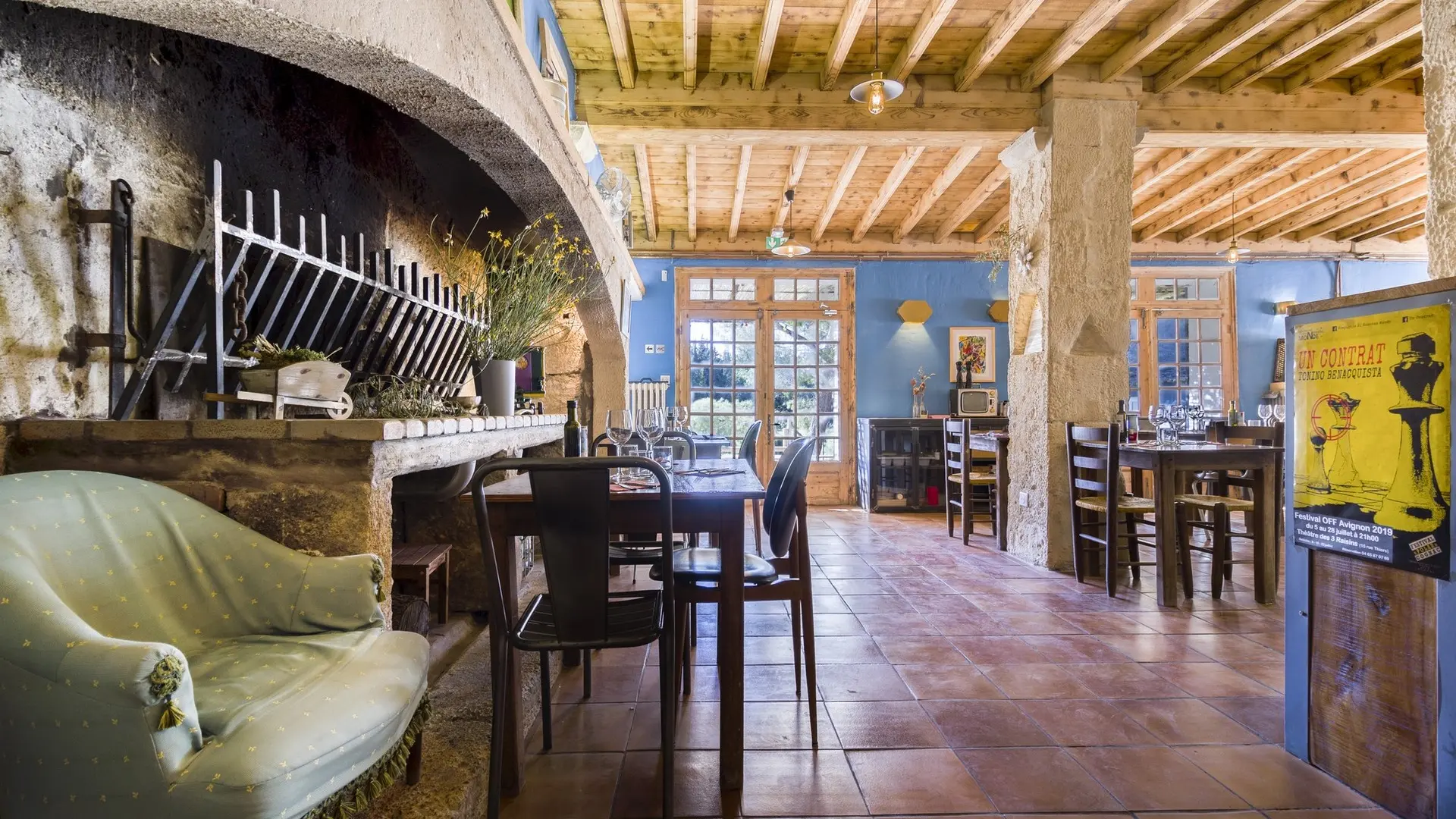 Chez Tata Simone_Mouriès_salle