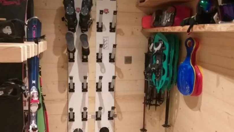 Local skis