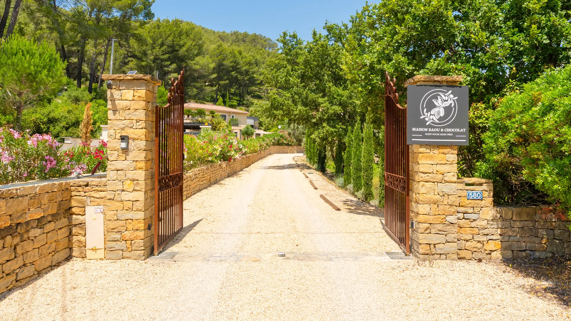 Entrée de la propriété