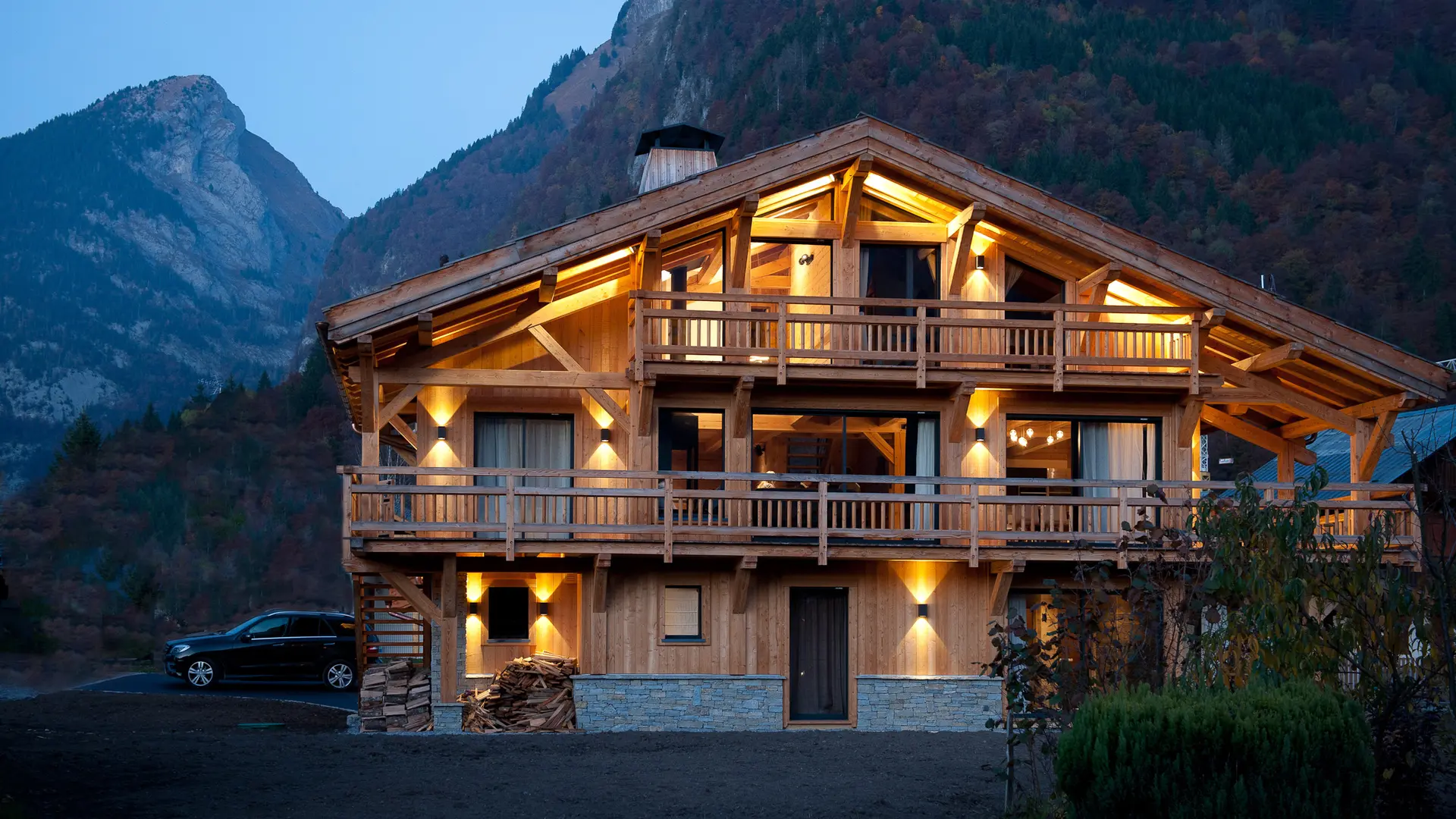 Outdoor night chalet