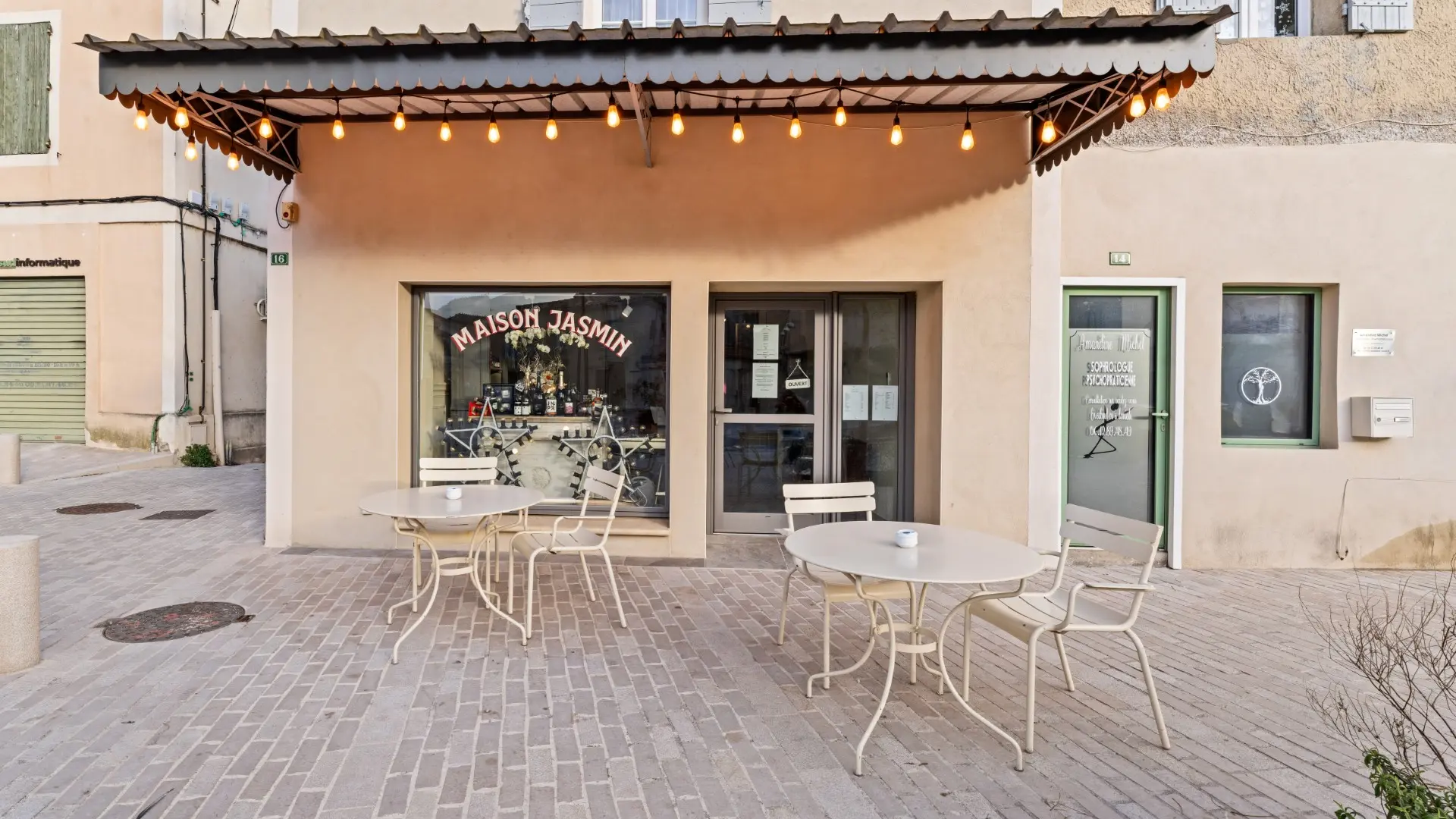 Maison Jasmin_Le Thor devanture terrasse