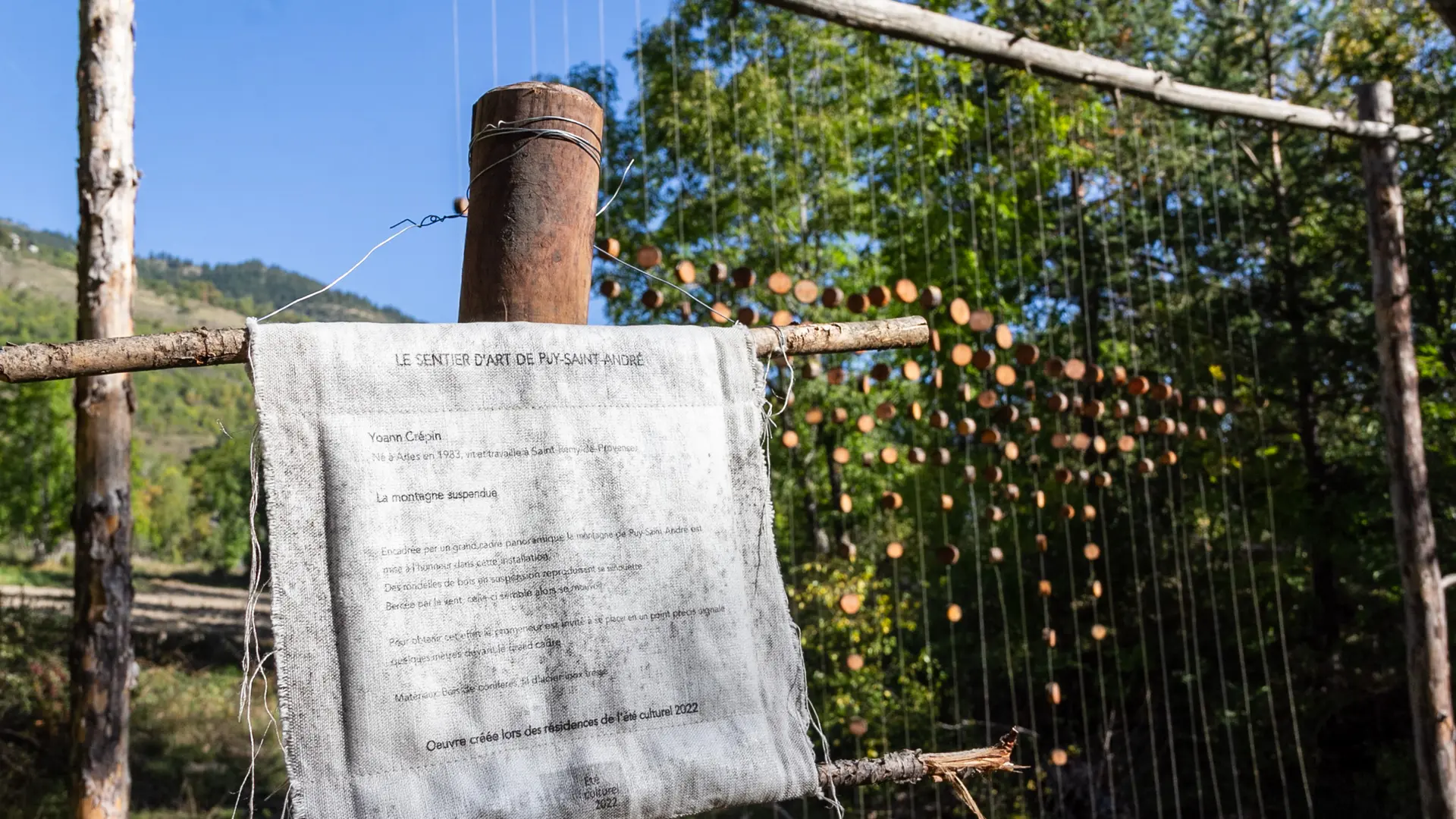 Oeuvre de Yoann Crepin - Montagne suspendue