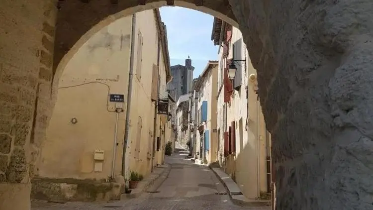 La porte de la rue neuve, centre ancien, à 10 minutes à pieds