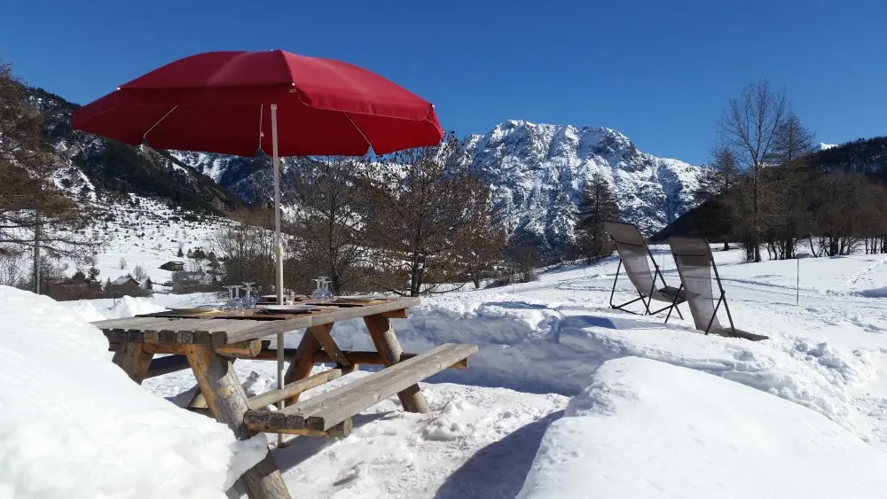 manger terrasse soleil névache