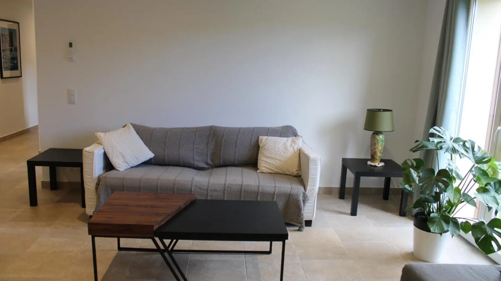 Gîte le Moderne-Salon-Contes-Gîtes de France Alpes-Maritimes