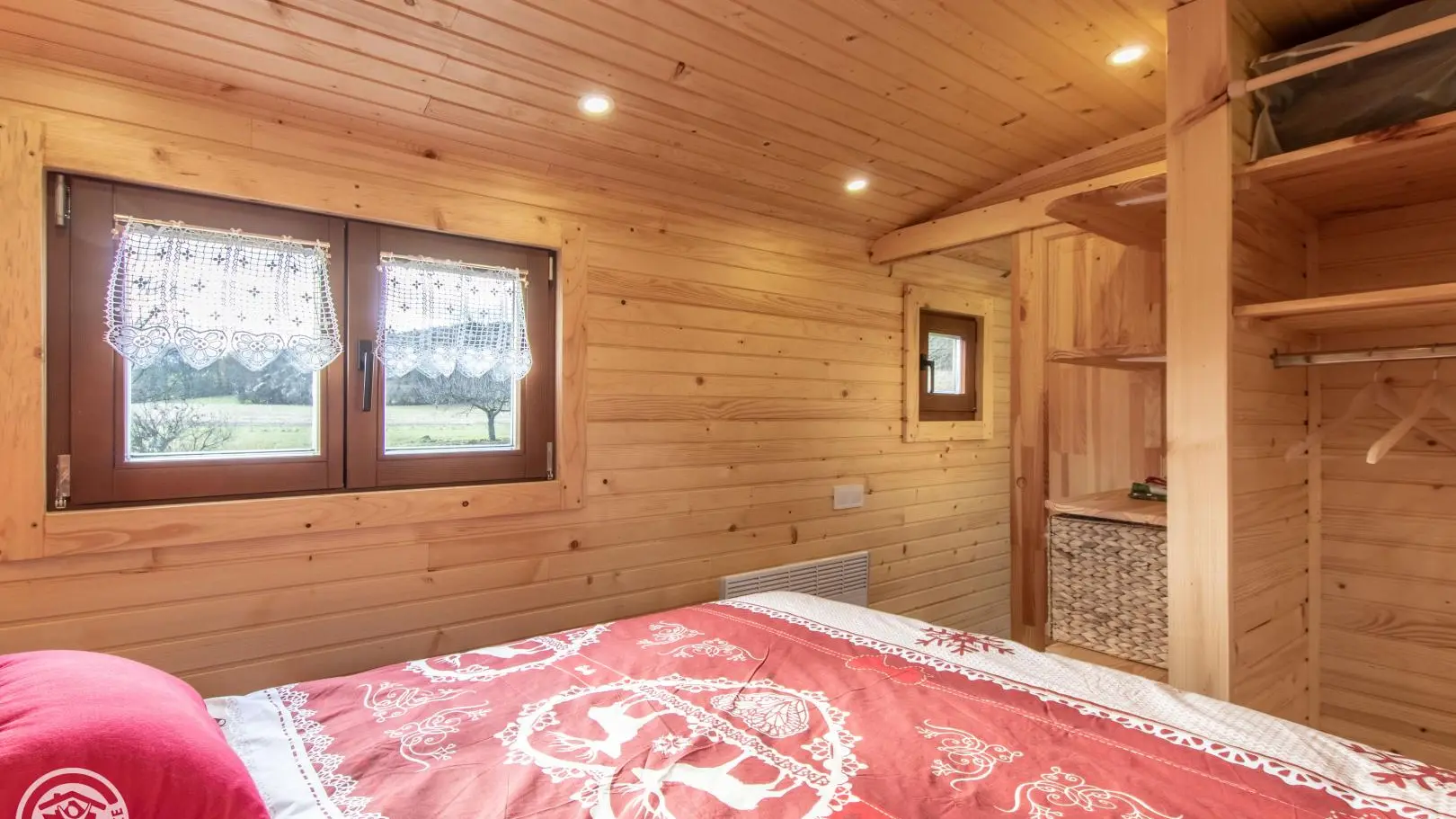 Chambre et rangements