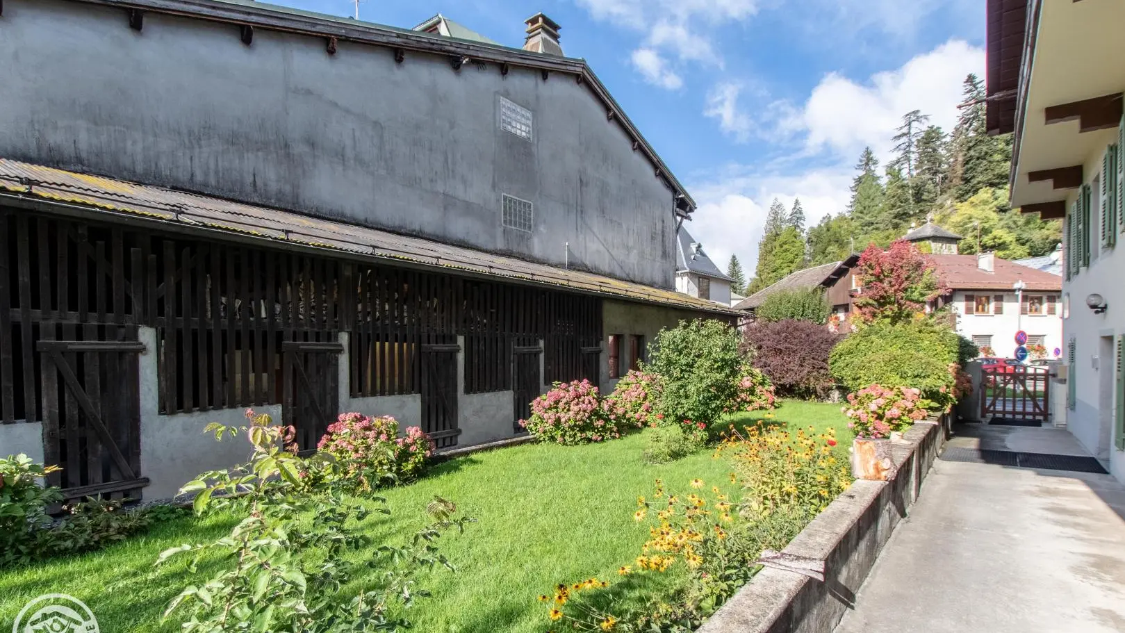 Terrain et box accessibles