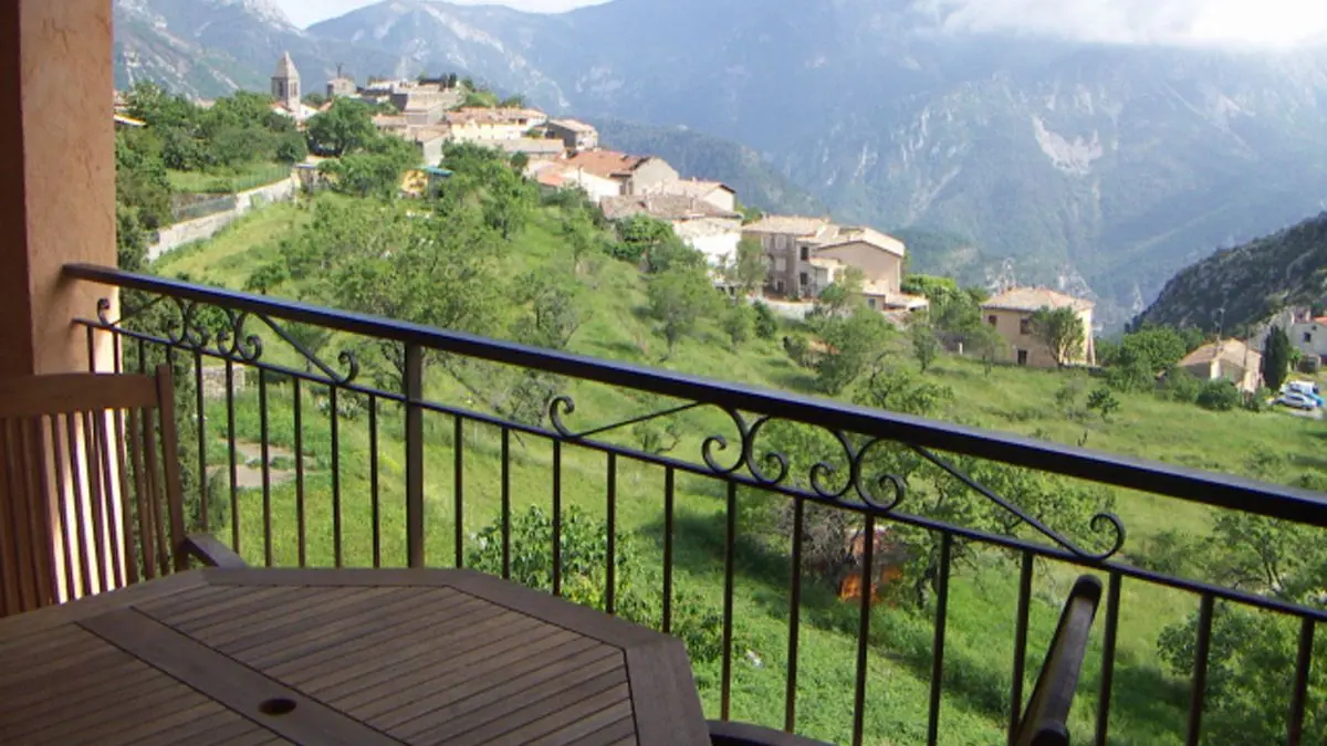 Gîte Ginesté d'Utelle-Vue depuis la terrasse-Utelle-Gîtes de France des Alpes-Maritimes