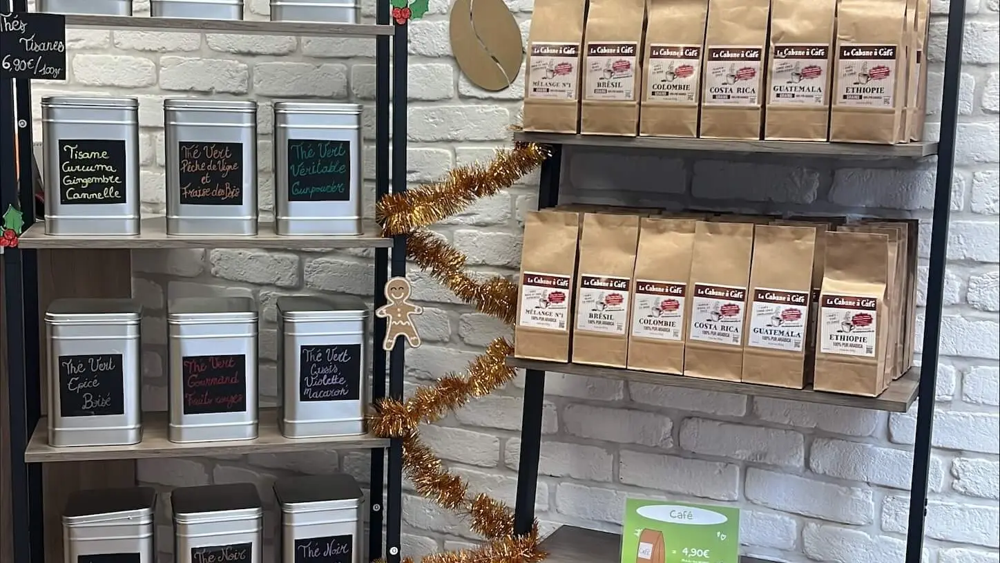 La gamme de thés en vracs et de cafés.