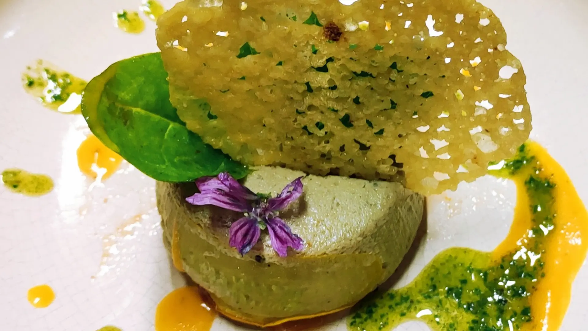 charlotte de courgette, tuile de parmesan