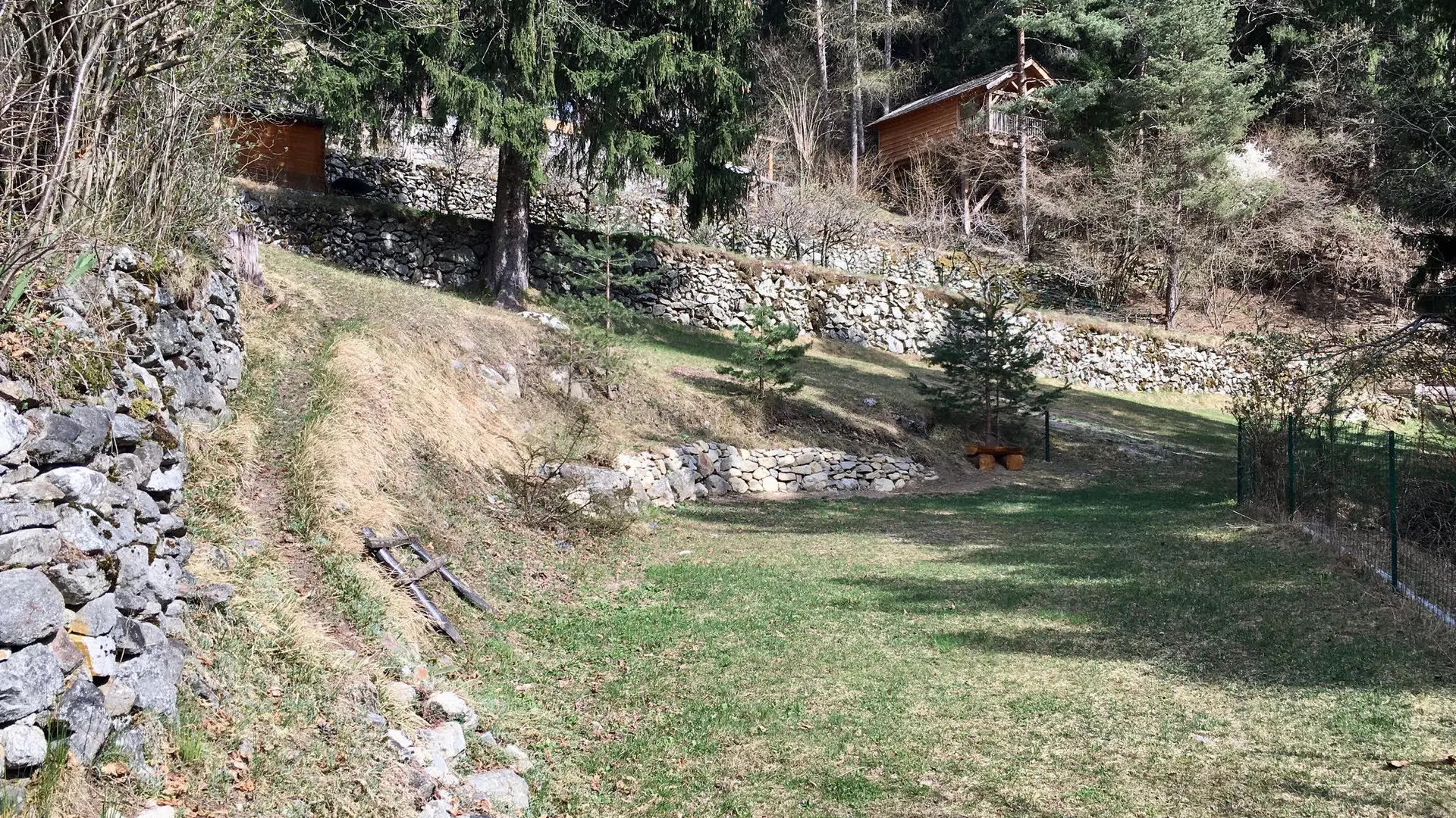 jardin avec transats