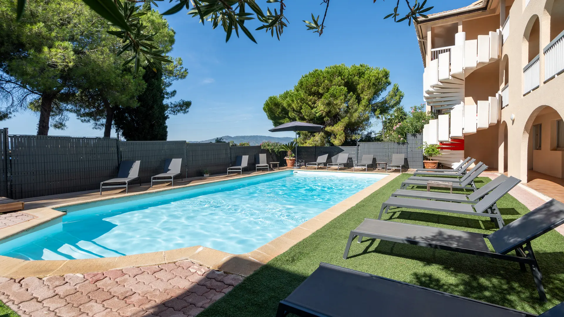 Piscine de l'hôtel Belvédère Cannes Mougins