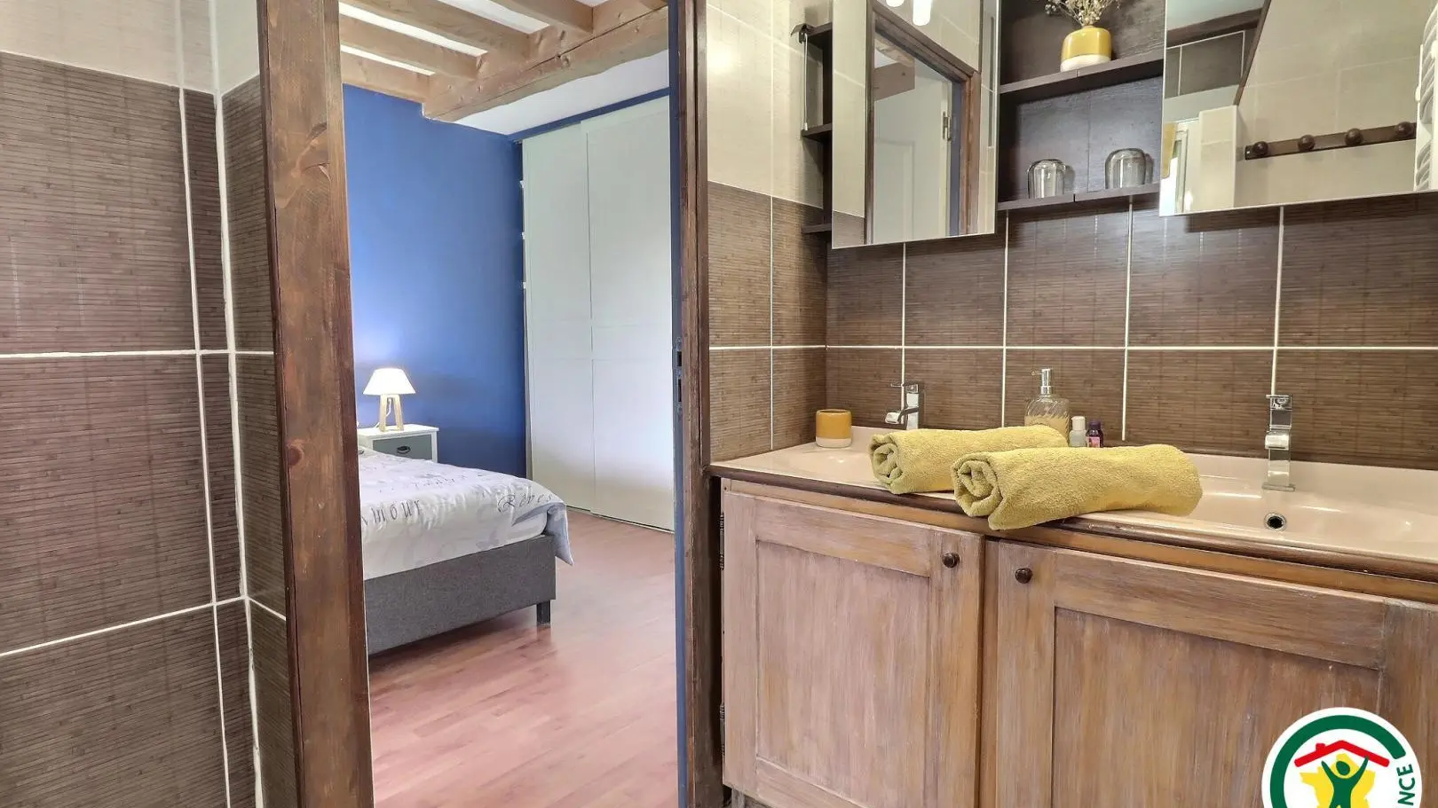 Salle d'eau communicante avec les chambres Bleuet et Lotus