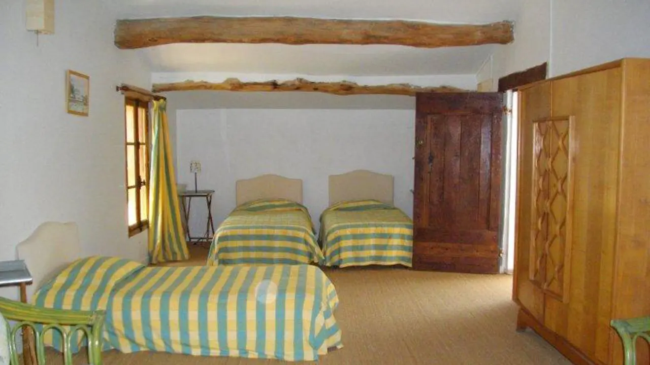 Chambre verte et jaune