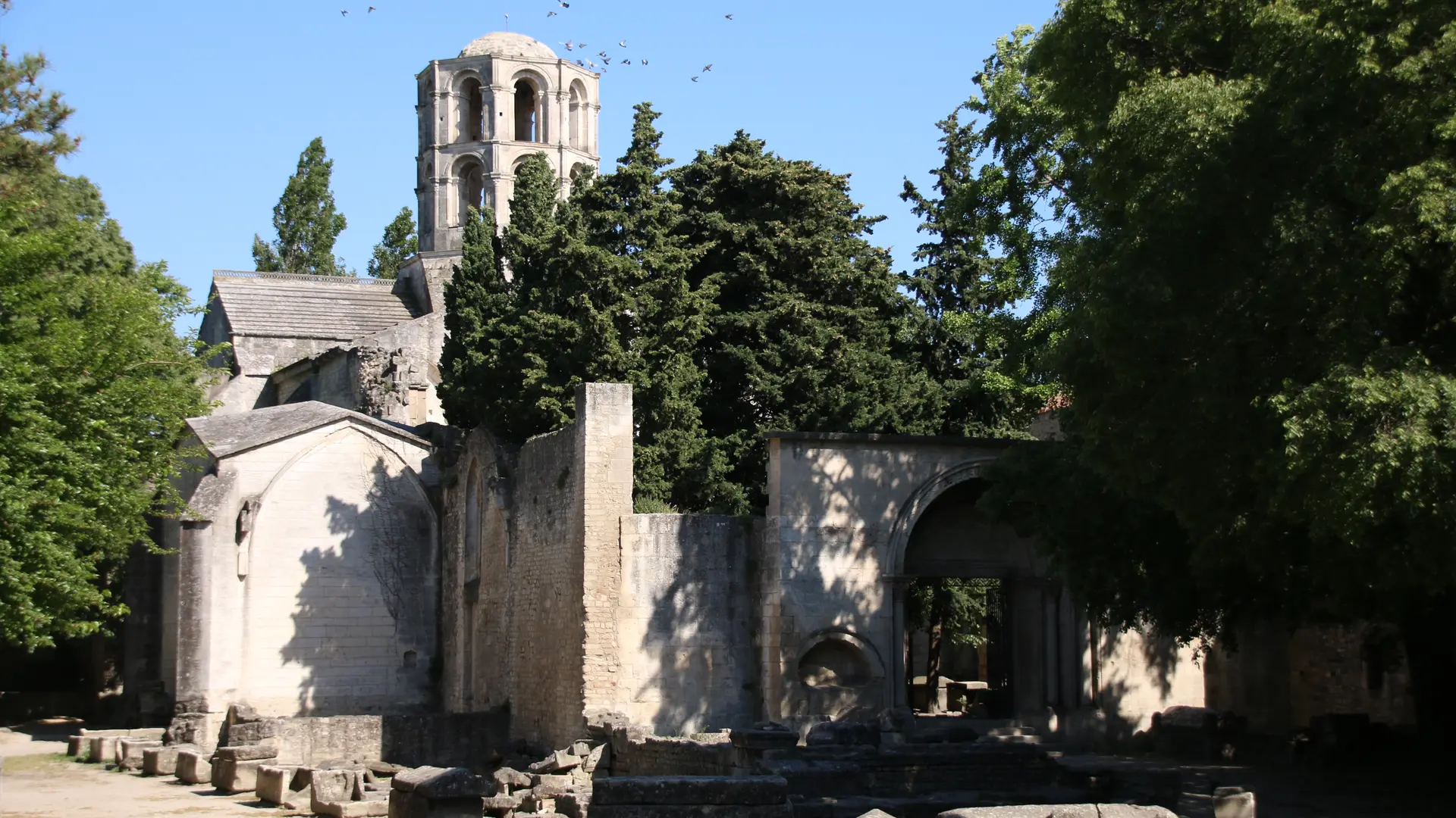 Eglise St Honnorat des Alyscamps