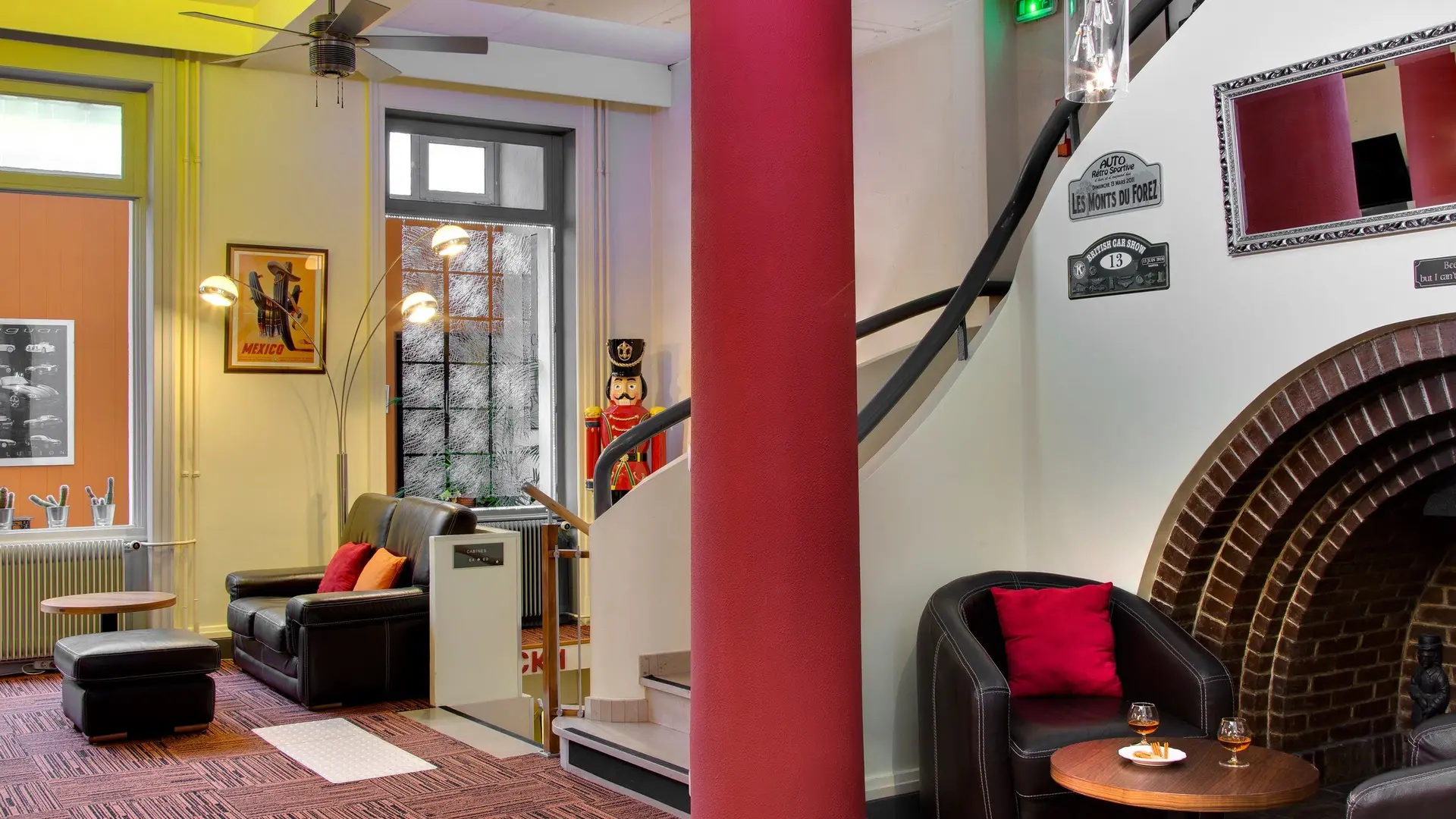 Salon et cheminée art déco