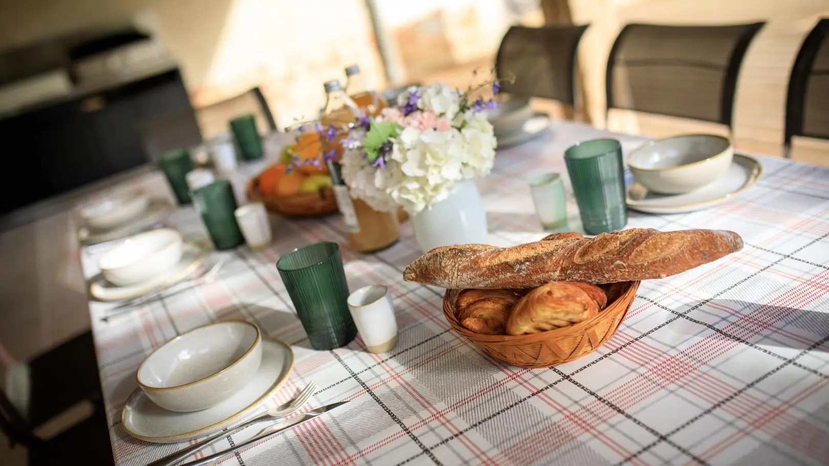 et pourquoi pas un joli petit dejeuner dans le pool house