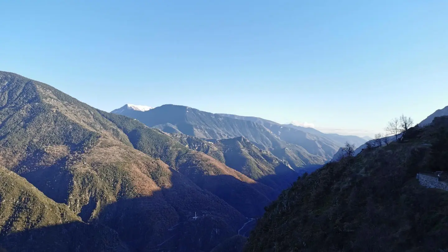 Grange des Tilleuls - Vue sur la vallée de la Tinée - Gîtes de Groupe d'Etape - Roure - Alpes-Maritimes