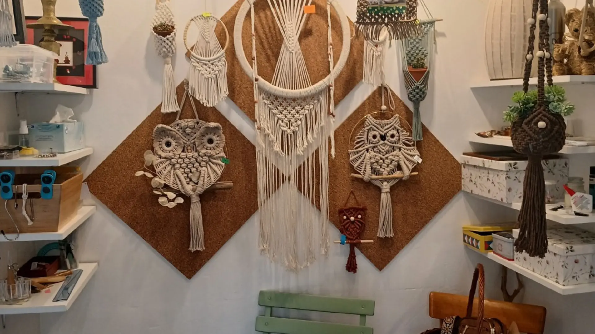objets réalisés en macramé