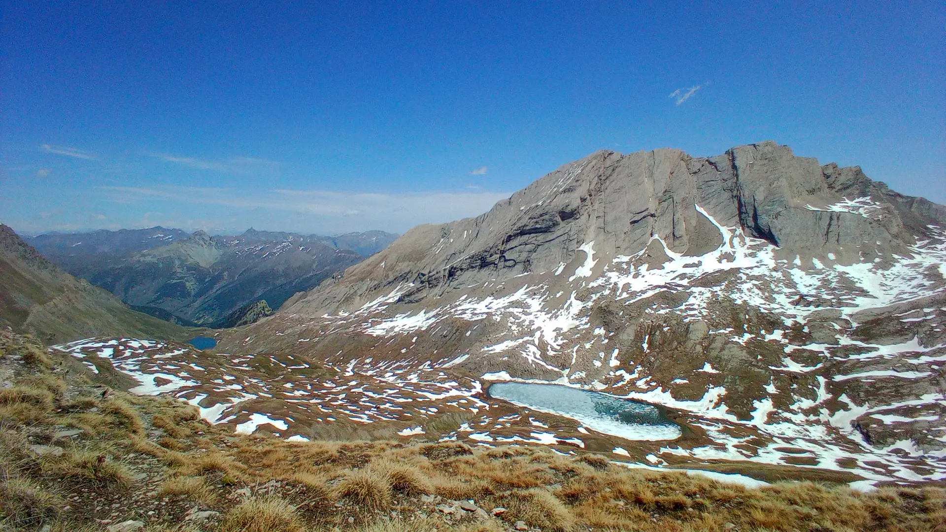Lacs Egougéou et Foréant au printemps
