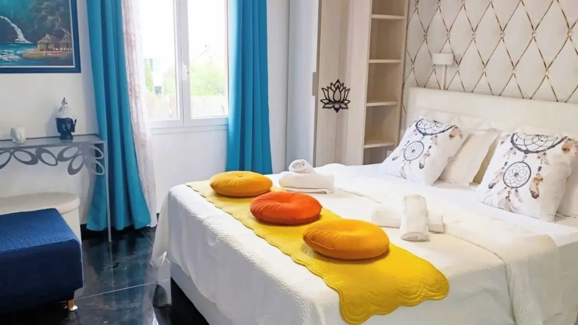 Master bedroom with dressing room, 180 cm bed, 5* hotel mattress