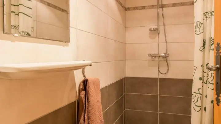 Douche indépendante à l'italienne