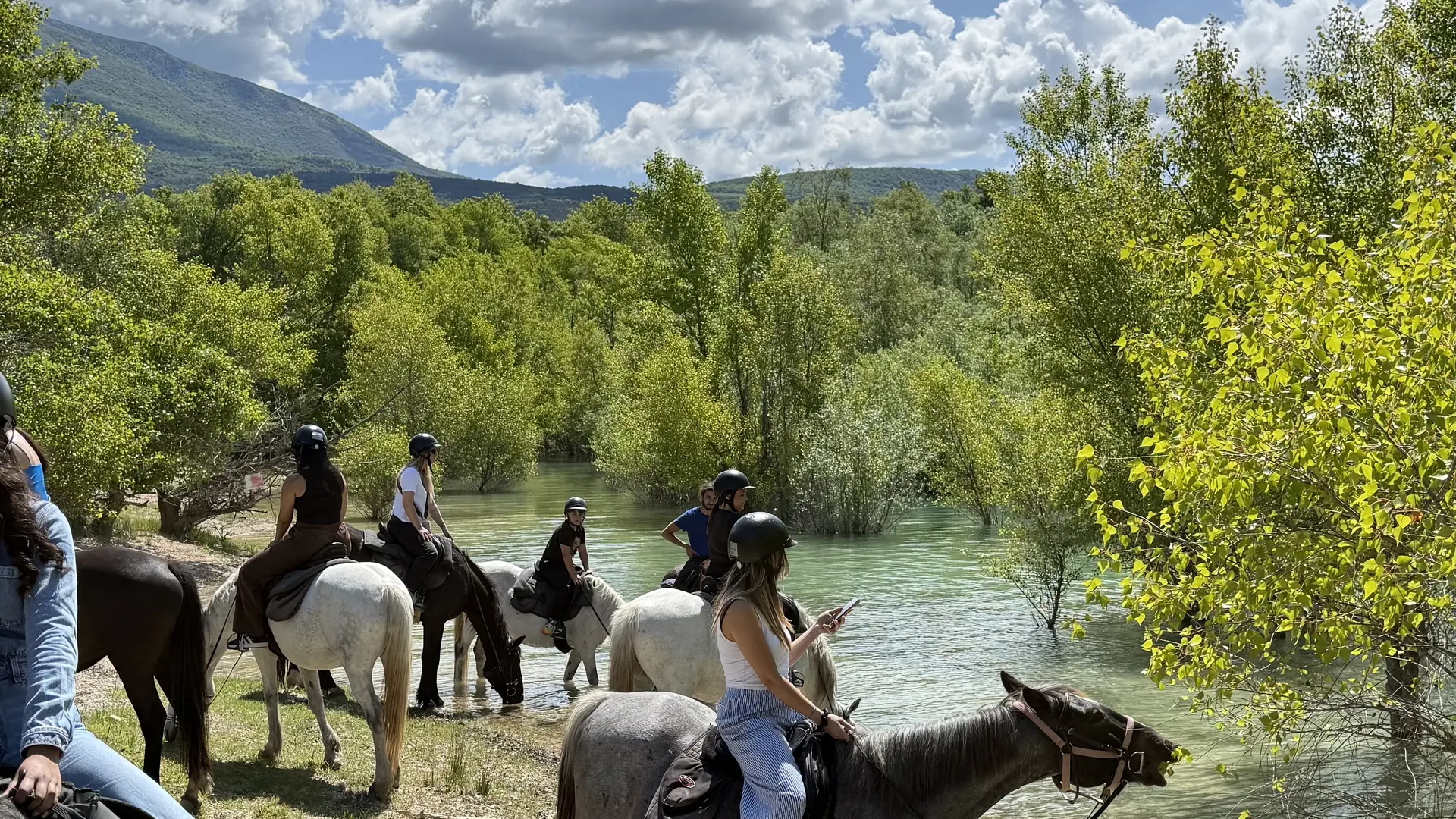 Les sabots dans l'eau