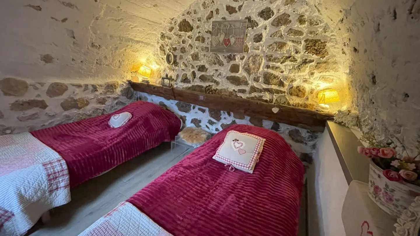 Chambre du RDJ La Source du Mont à Breil sur Roya - Gîtes de France Alpes-Maritimes