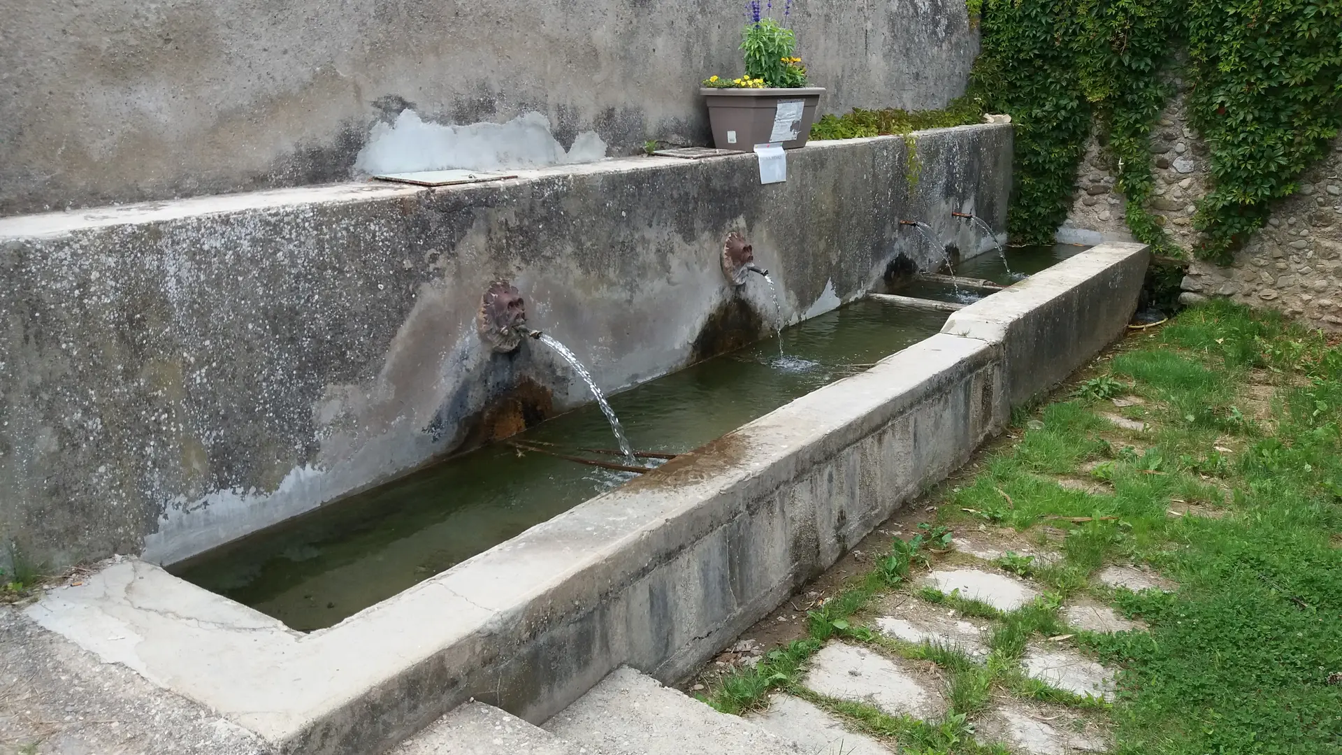 Fontaine du village