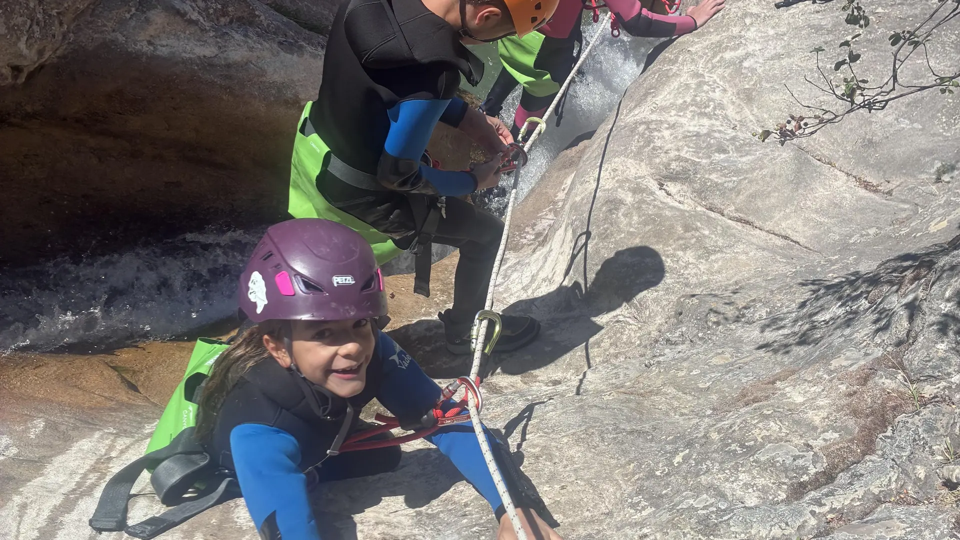 En famille, entre amis...  découvrez un canyon ludique à quelques minutes de Gap ! - découverte au canyon de Rabou