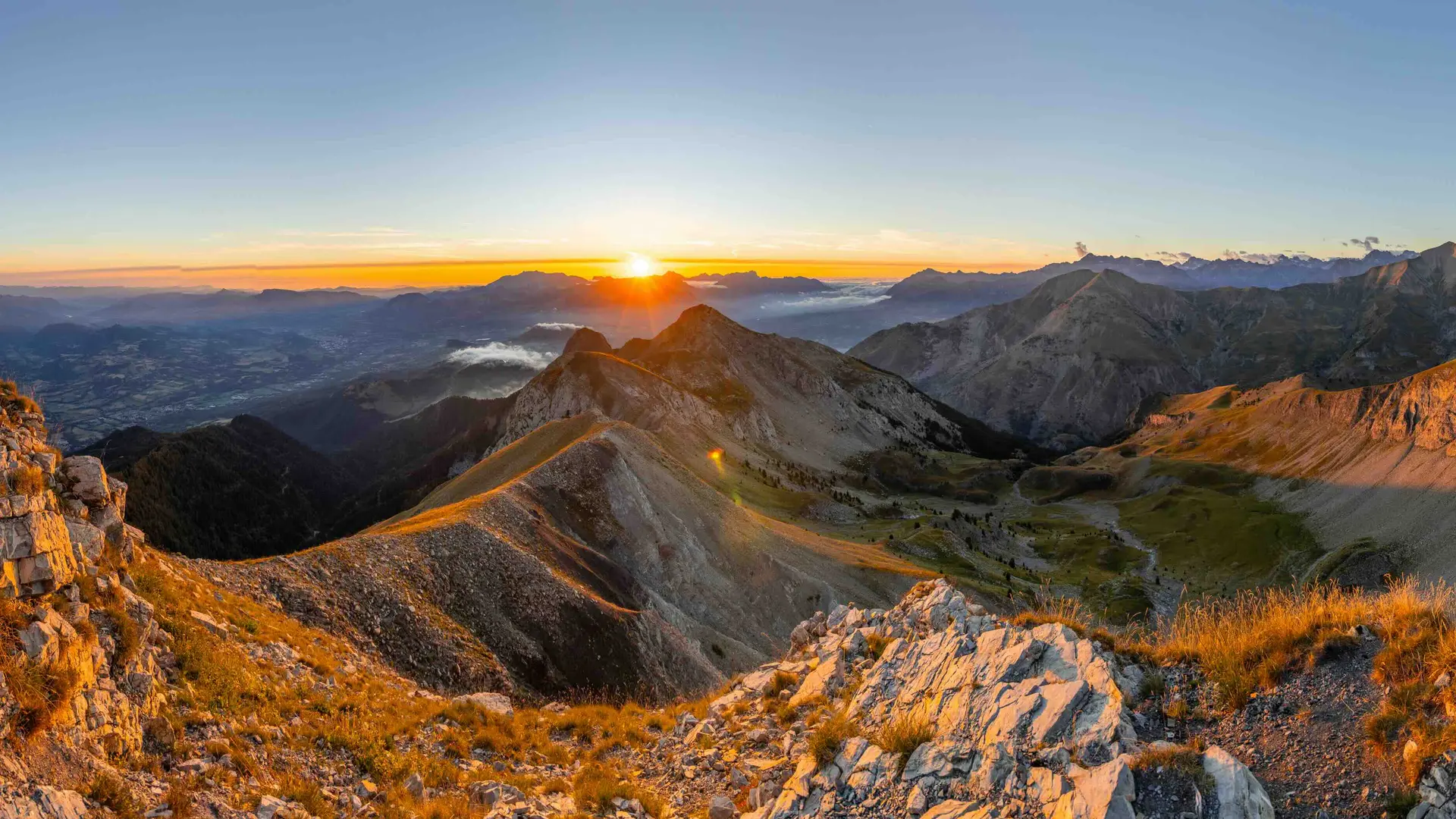 Vue drone panoramique au Piolit dans les Hautes Alpes